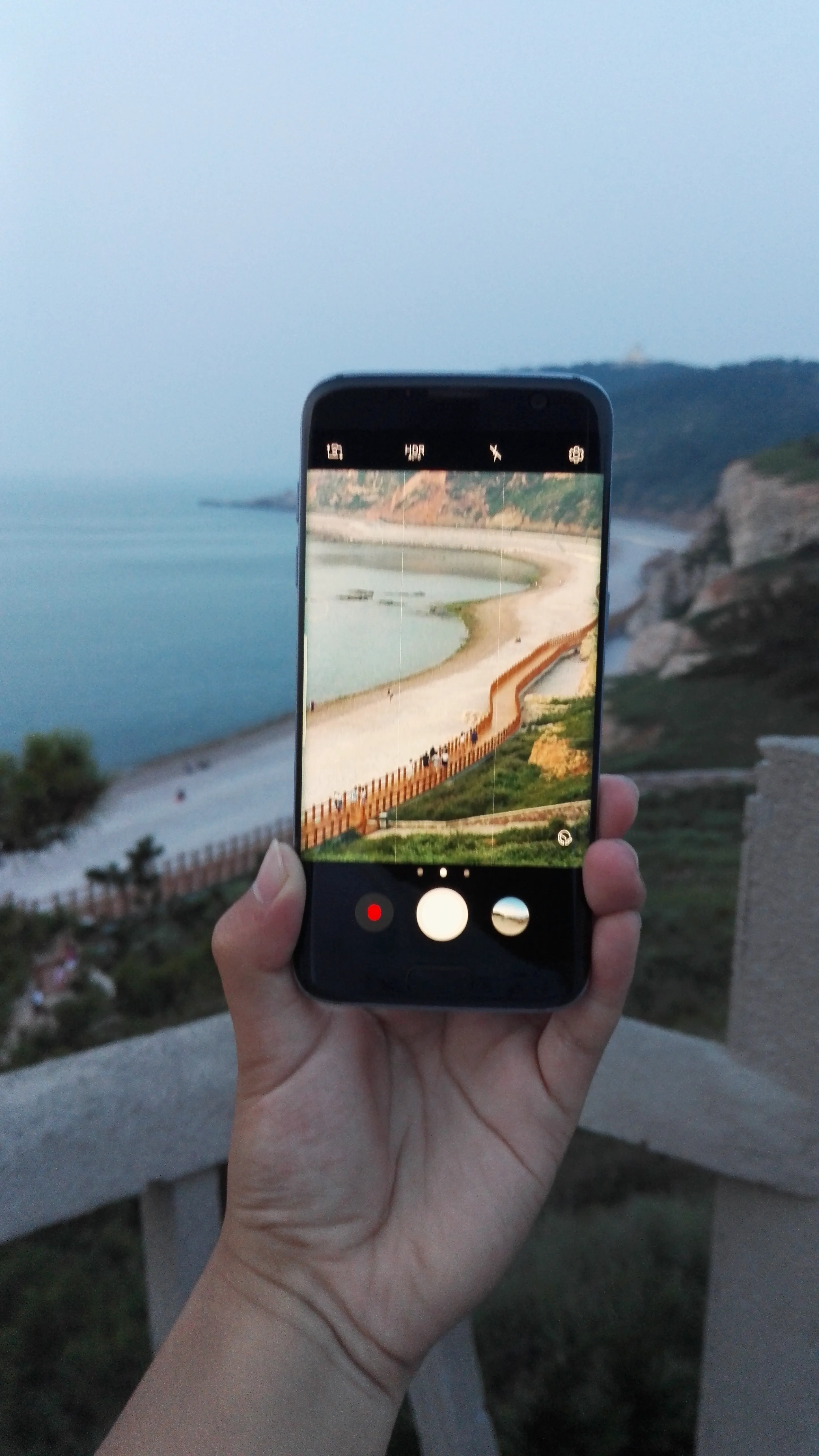 没赶上日落的我随手一拍还tm抖了